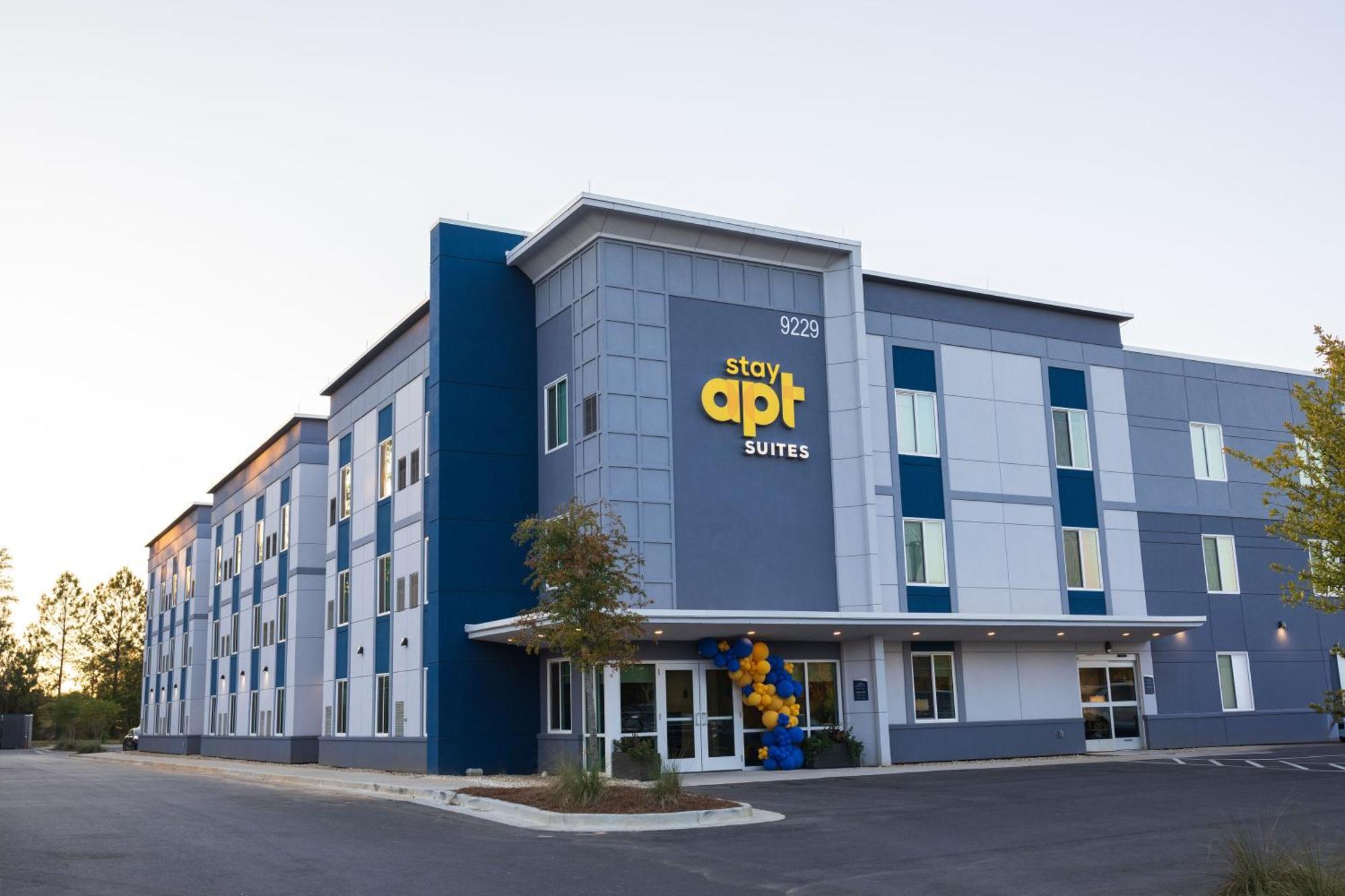 Stayapt Suites Pensacola-Uwf/Florida Hospital Area Ferry Pass Екстериор снимка